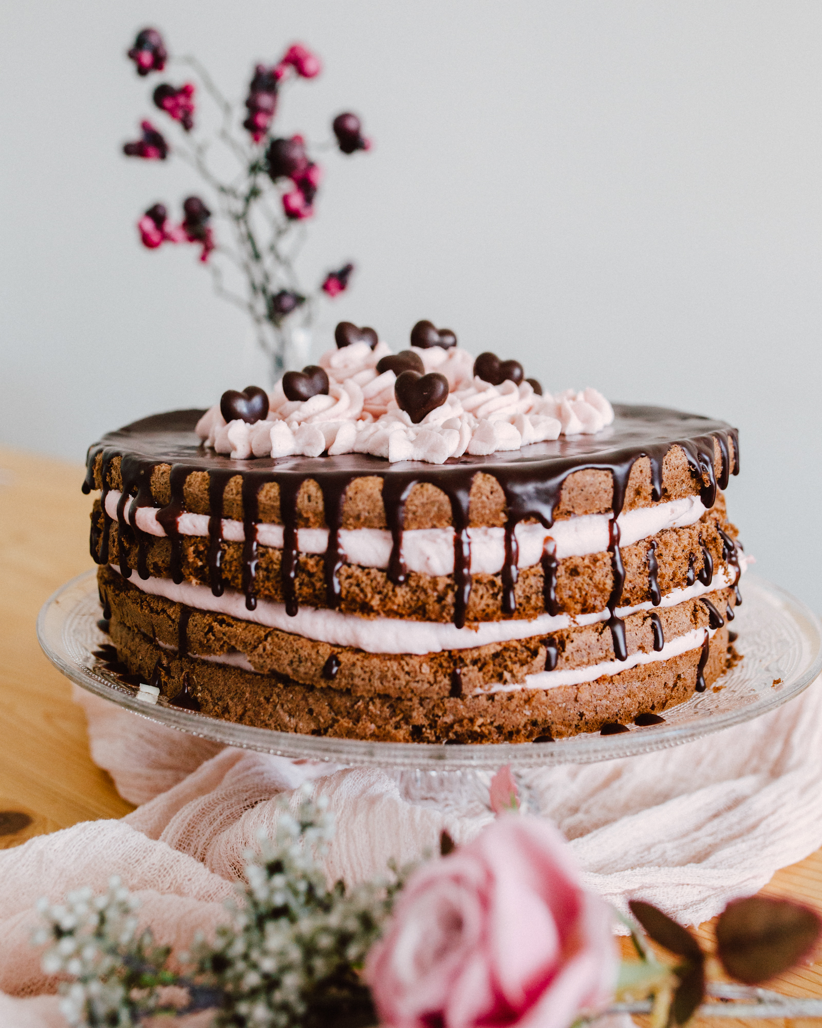 Schoko Himbeer Naked Cake mit Schokodrip