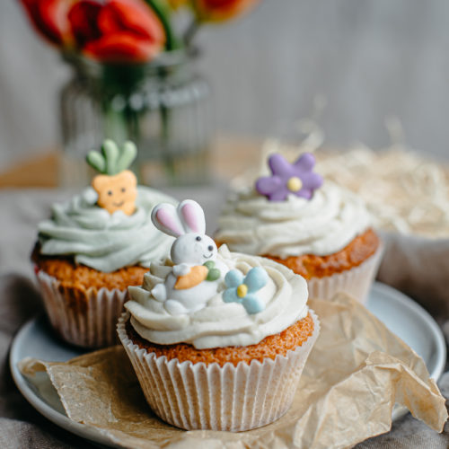 Oster Cupcakes mit Frischkäse Topping