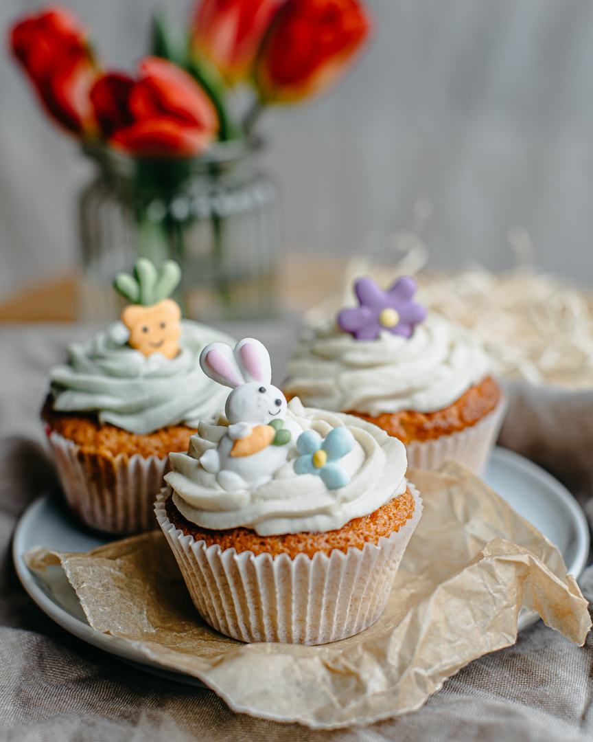 Oster Cupcakes mit Frischkäse Topping