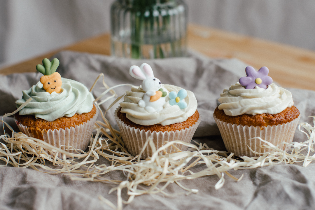 Oster Cupcakes mit Frischkäse Topping